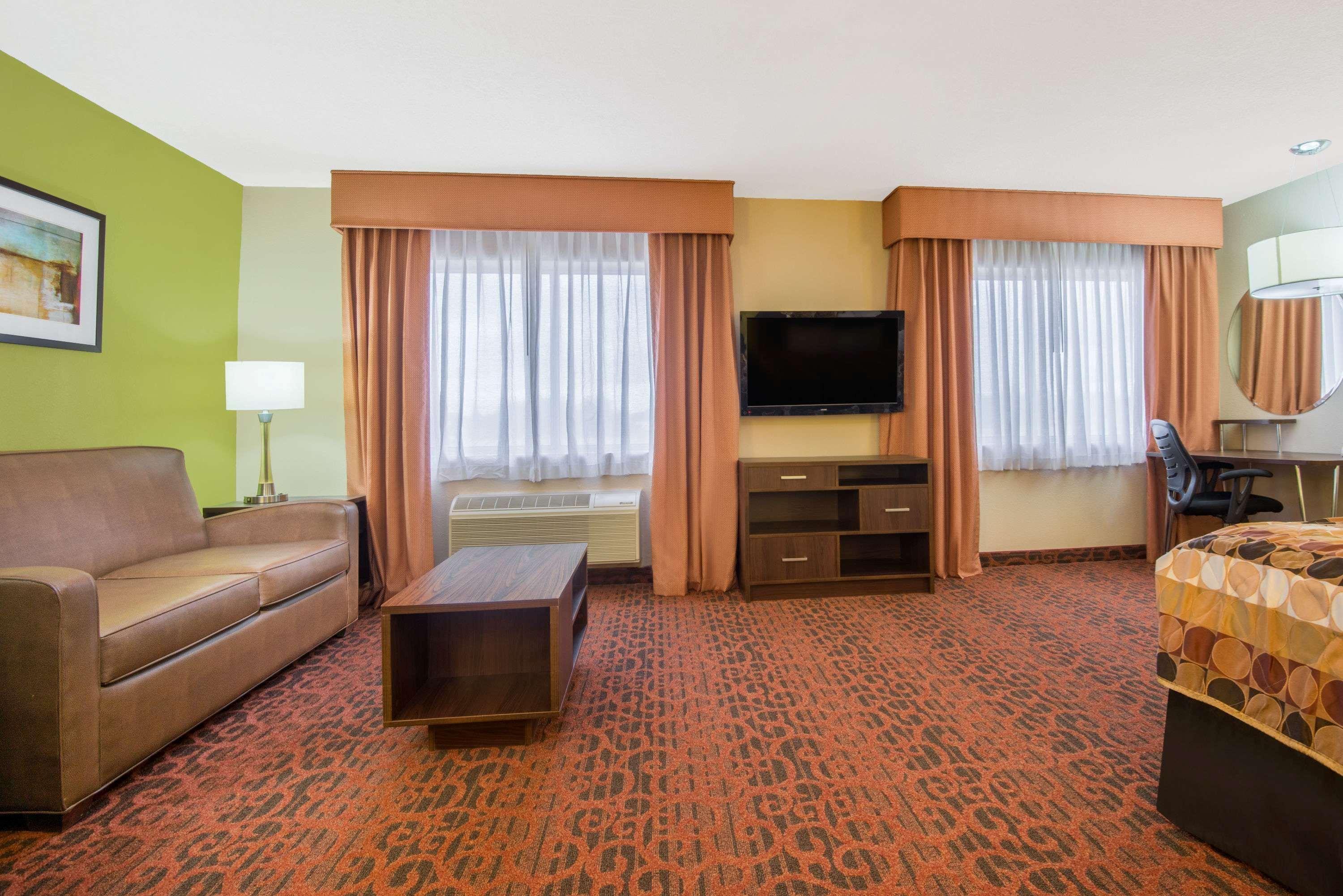 Super 8 By Wyndham Portales Motel Exterior foto