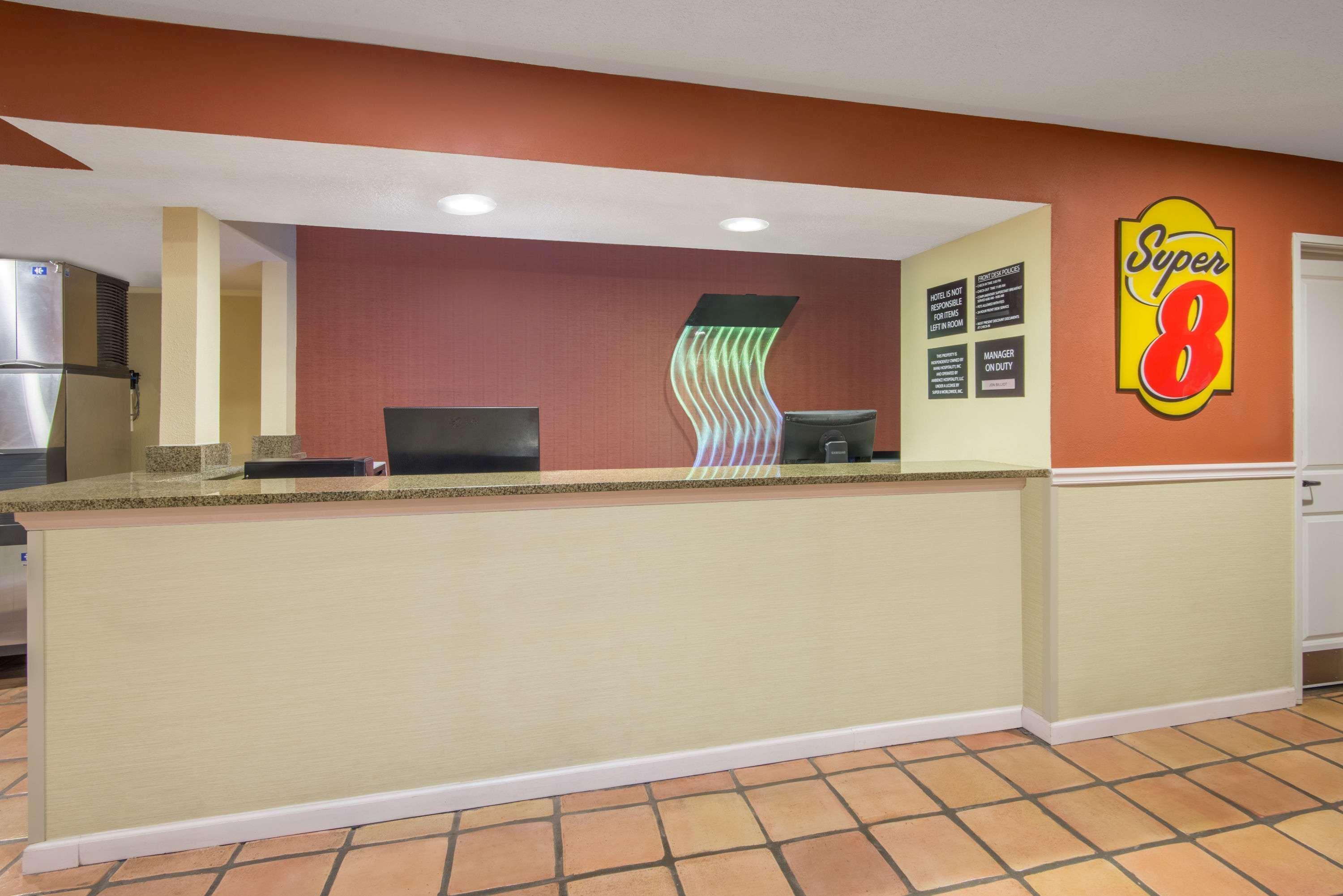 Super 8 By Wyndham Portales Motel Exterior foto